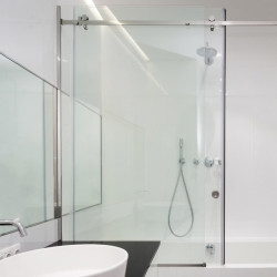 Película para ventanas con patrón de ondas japonesas.