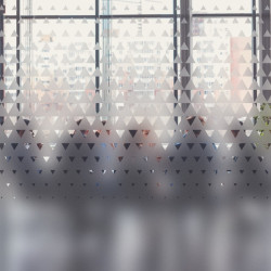 Patrón de triángulos. Película de privacidad para ventanas.