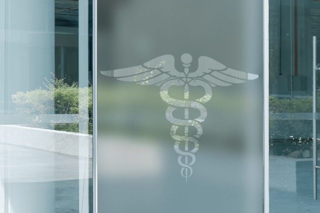 Logotipo médico de Caduceus Privacidad Lámina para ventanas