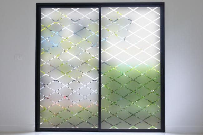 Lámina para ventanas con patrón de rombos 2
